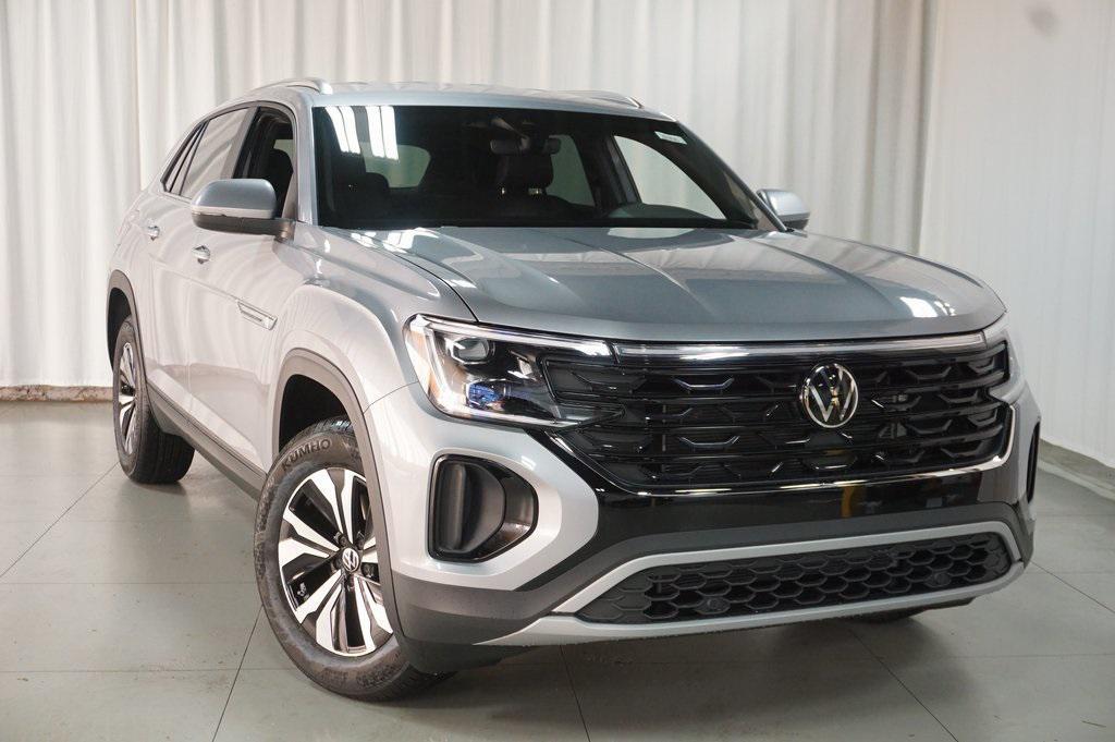 new 2026 Volkswagen Atlas Cross Sport car, priced at $40,768