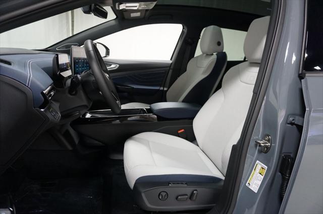 new 2025 Volkswagen ID.4 car, priced at $52,528