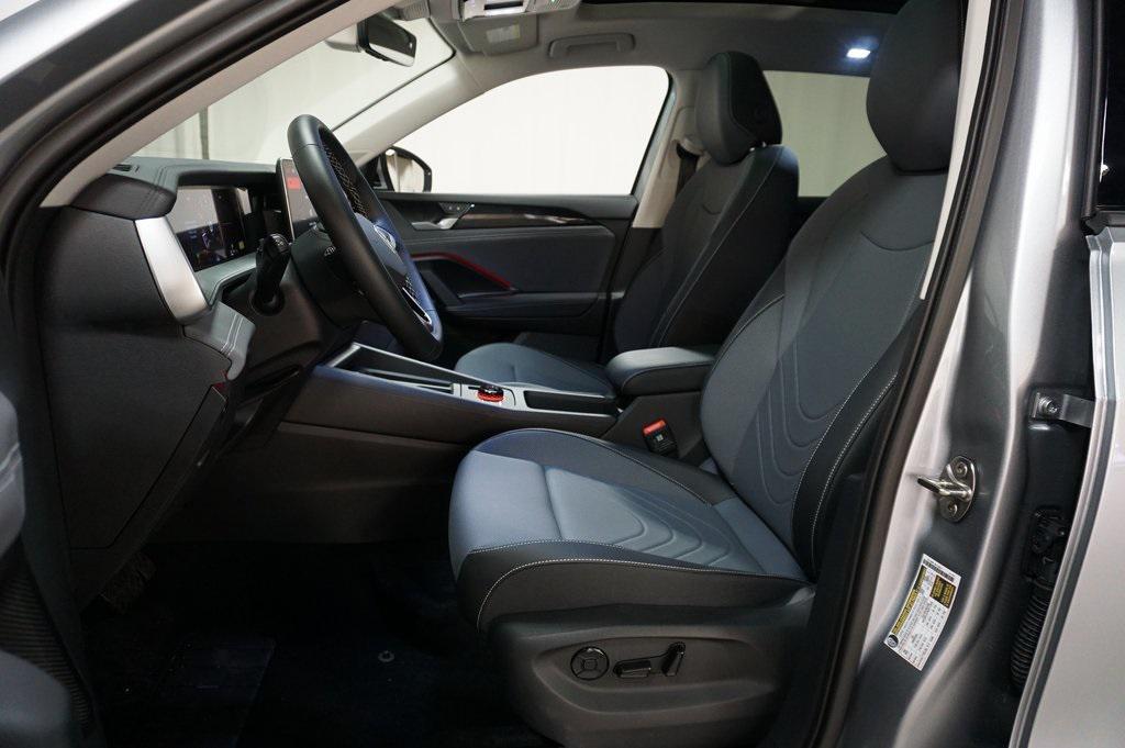 new 2025 Volkswagen Tiguan car, priced at $35,270