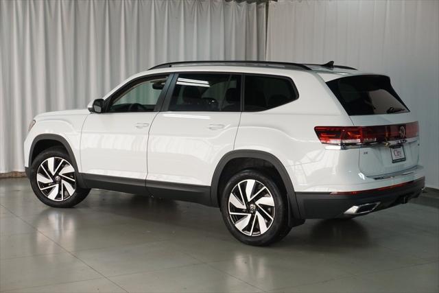 new 2025 Volkswagen Atlas car, priced at $44,621