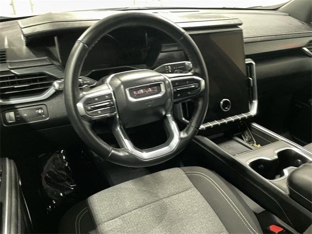 used 2025 GMC Acadia car, priced at $35,997