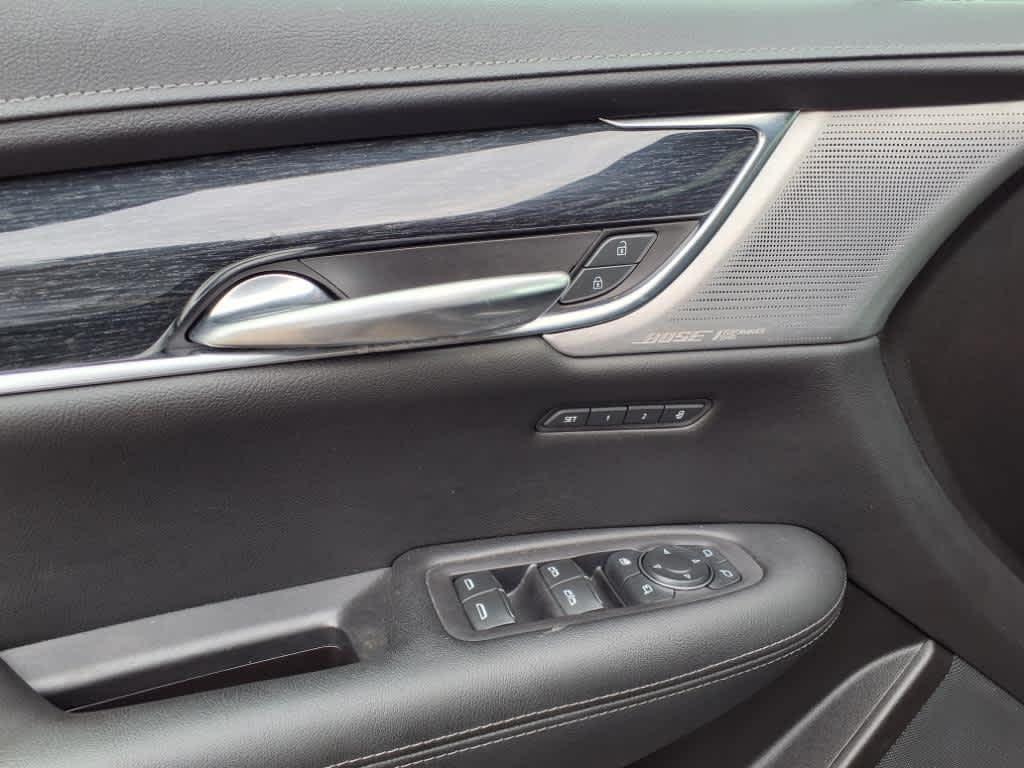 used 2022 Cadillac XT5 car, priced at $30,935