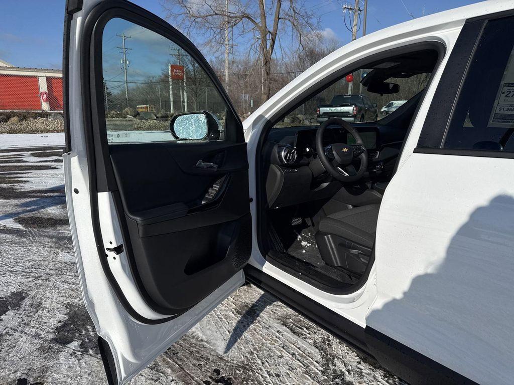 new 2025 Chevrolet Equinox car