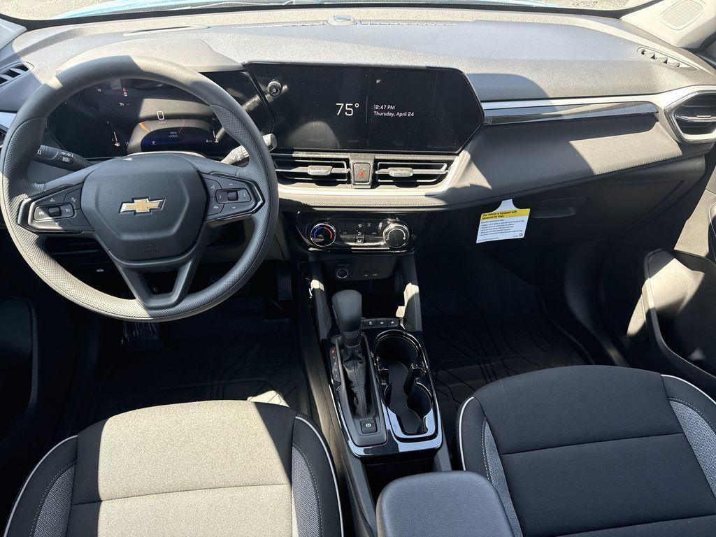 new 2025 Chevrolet TrailBlazer car, priced at $25,232