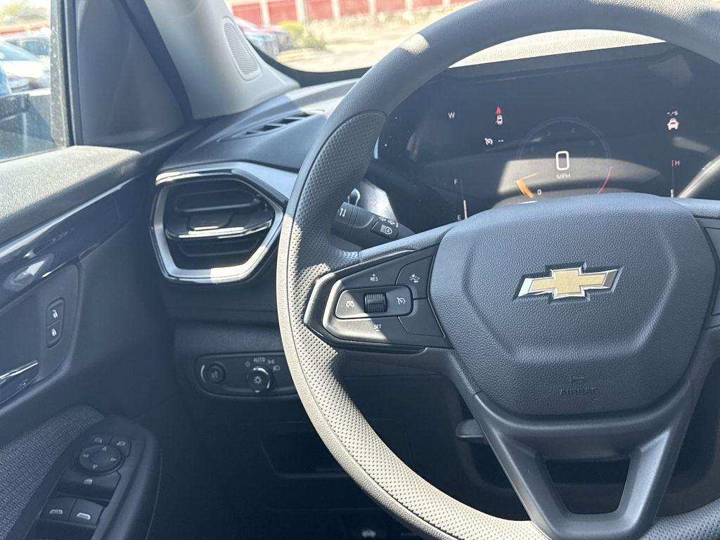 new 2025 Chevrolet TrailBlazer car, priced at $25,232