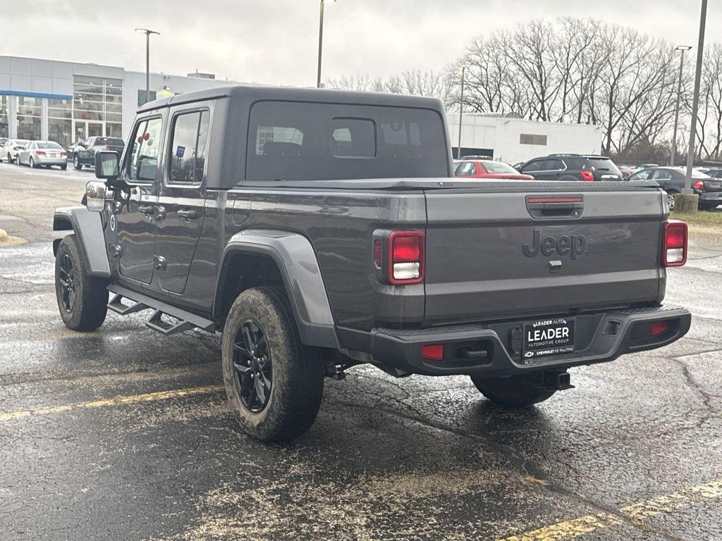 used 2022 Jeep Gladiator car, priced at $34,393