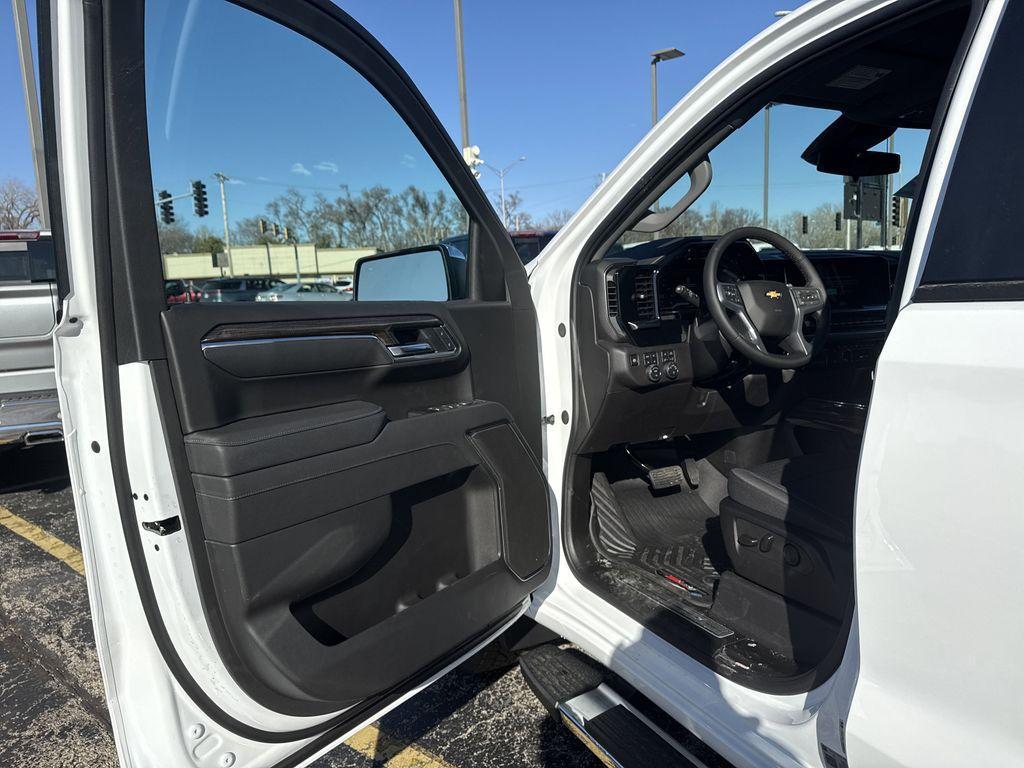 new 2025 Chevrolet Silverado 1500 car, priced at $57,032