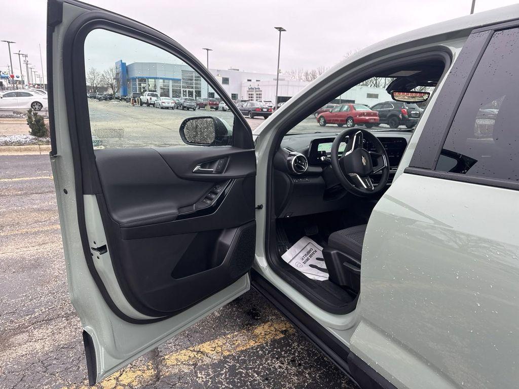 new 2025 Chevrolet Equinox car, priced at $31,120