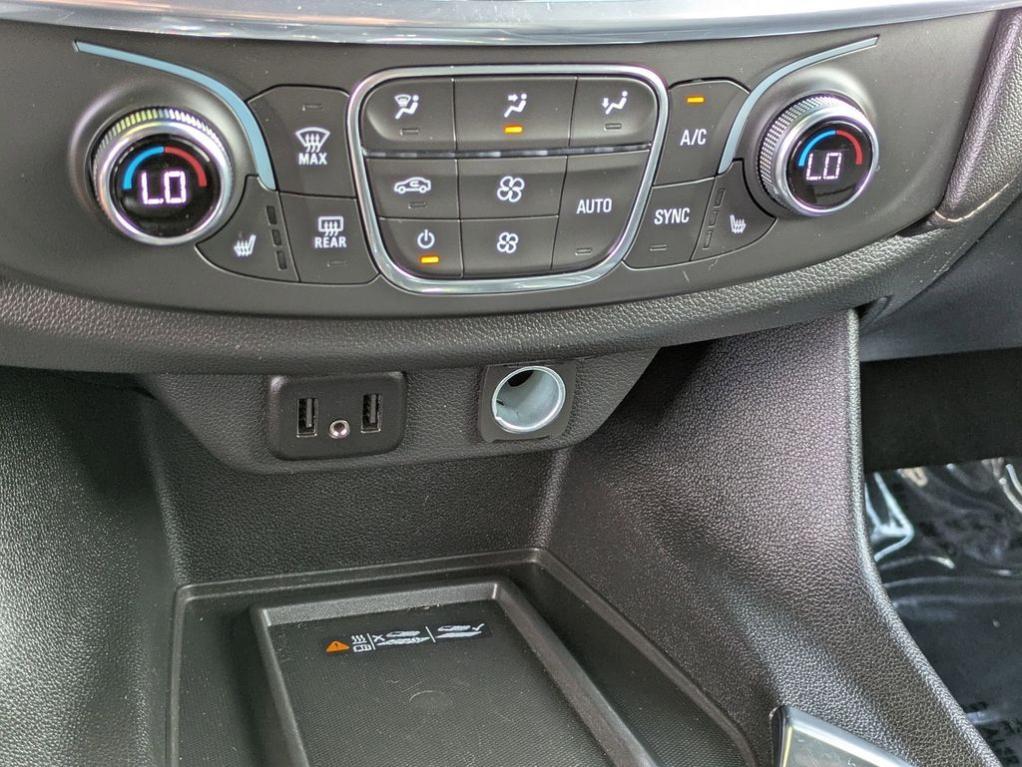 used 2022 Chevrolet Traverse car, priced at $33,484