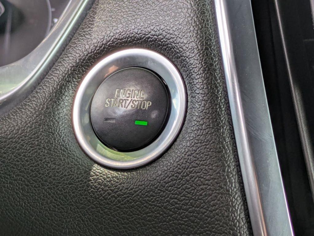 used 2022 Chevrolet Traverse car, priced at $33,484