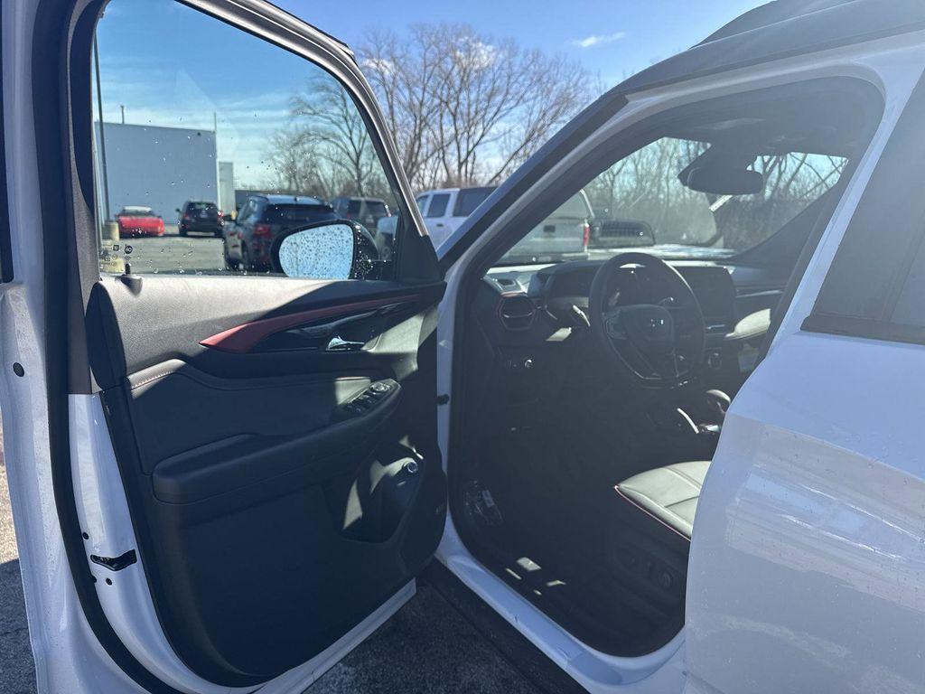 new 2025 Chevrolet TrailBlazer car, priced at $32,804