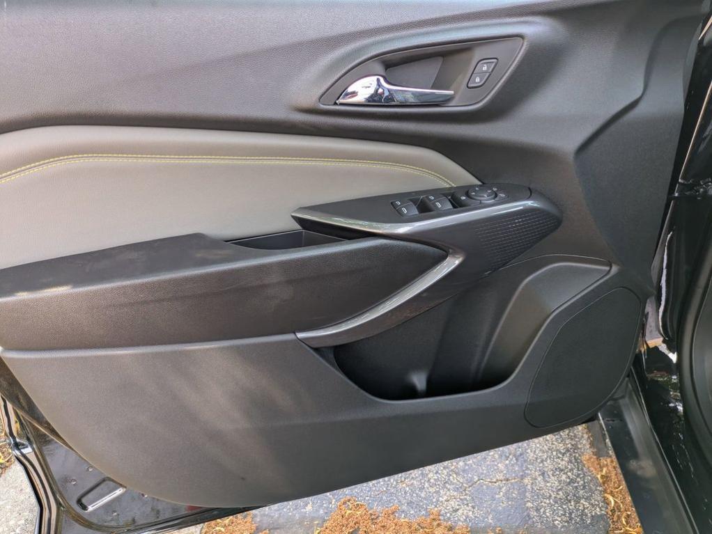 new 2025 Chevrolet Trax car, priced at $25,952