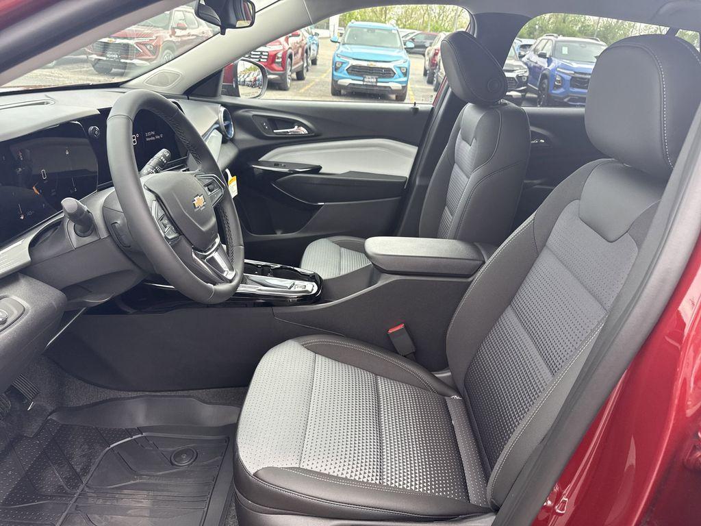 new 2025 Chevrolet Trax car, priced at $23,718