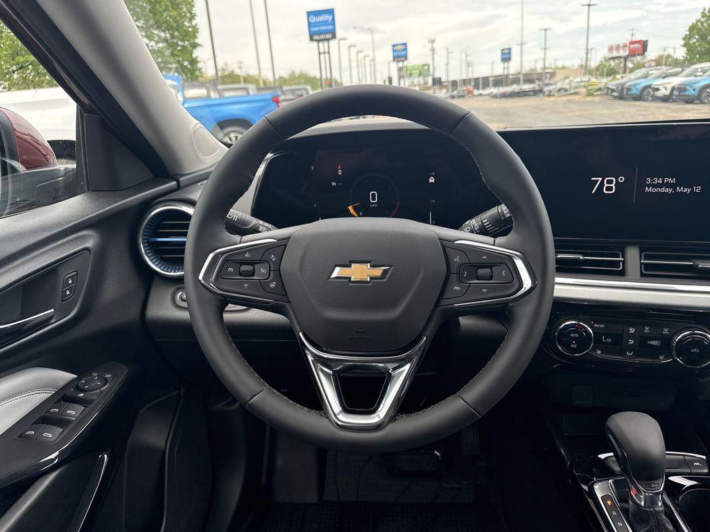 new 2025 Chevrolet Trax car, priced at $23,718