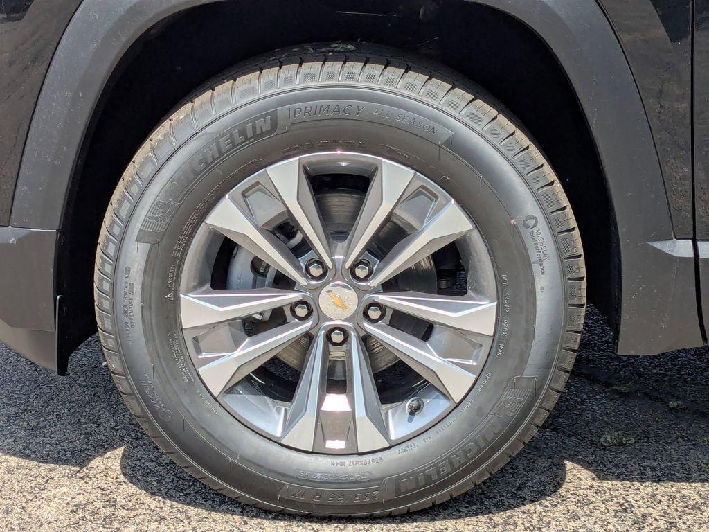 new 2026 Chevrolet Equinox car, priced at $32,588
