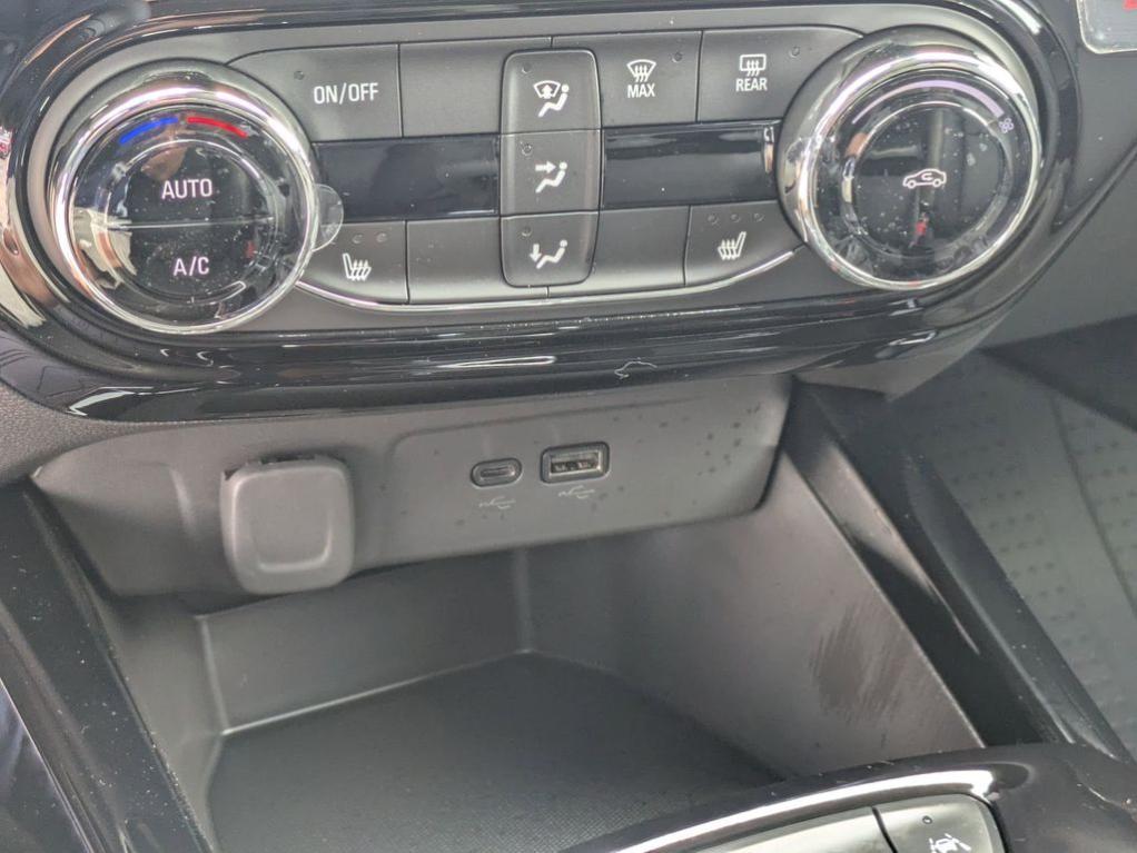 new 2025 Chevrolet Trax car, priced at $25,975