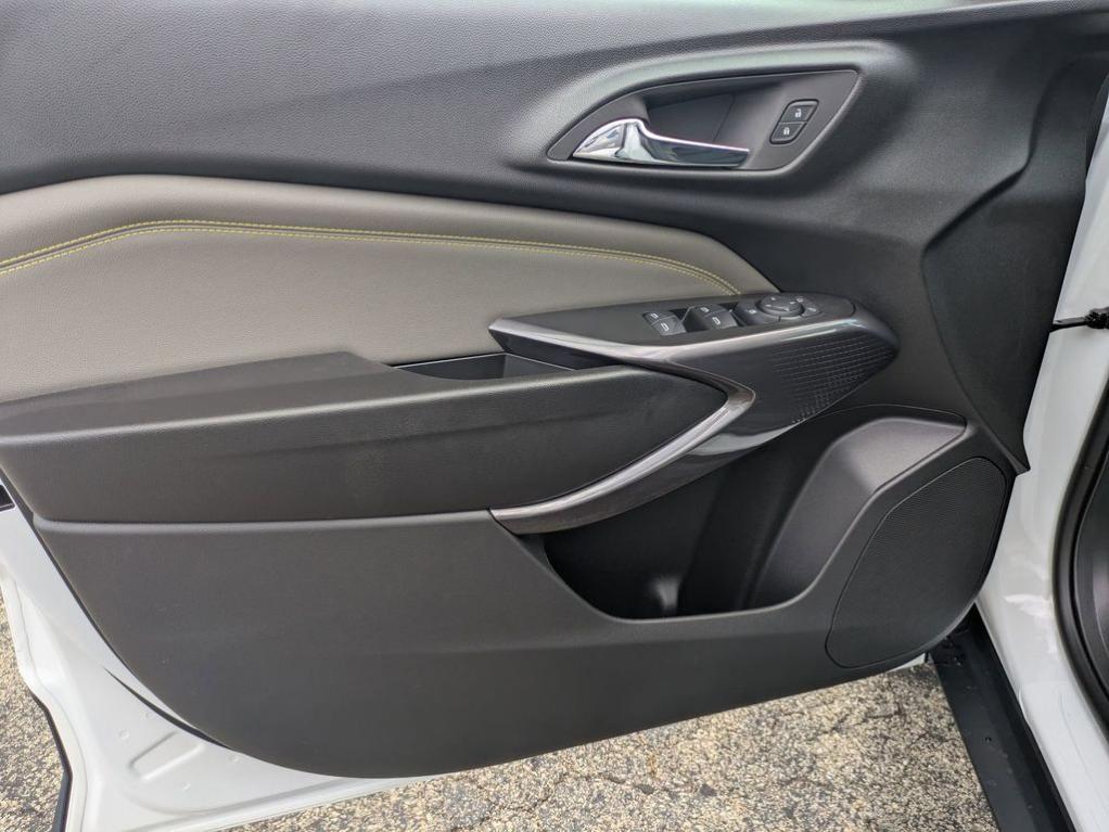 new 2025 Chevrolet Trax car, priced at $25,975