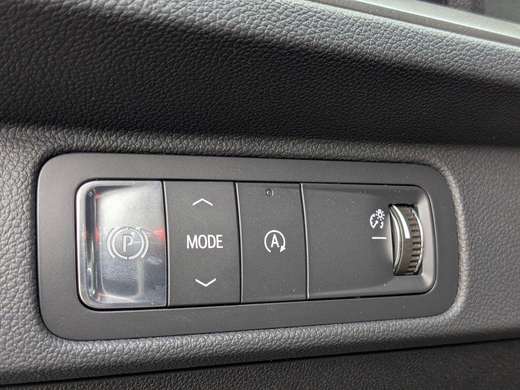 new 2025 Chevrolet Traverse car, priced at $41,835