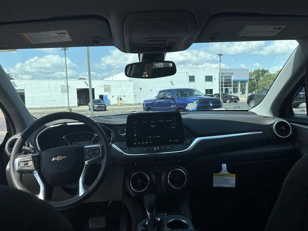 new 2025 Chevrolet Blazer car, priced at $32,575