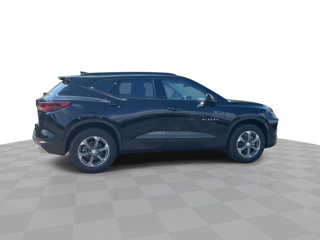 new 2025 Chevrolet Blazer car, priced at $32,575