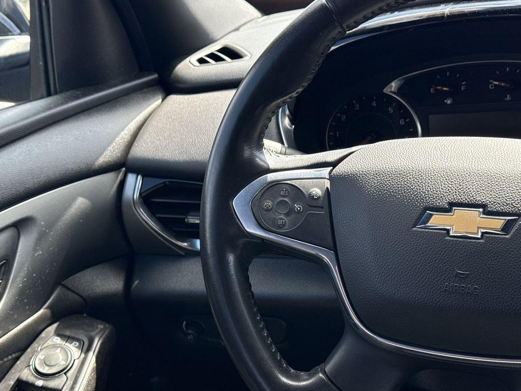 used 2022 Chevrolet Traverse car, priced at $24,367