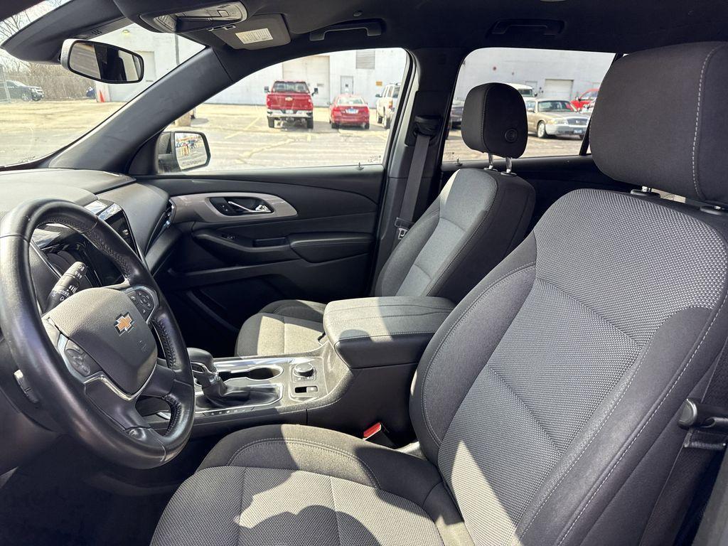 used 2022 Chevrolet Traverse car, priced at $24,367