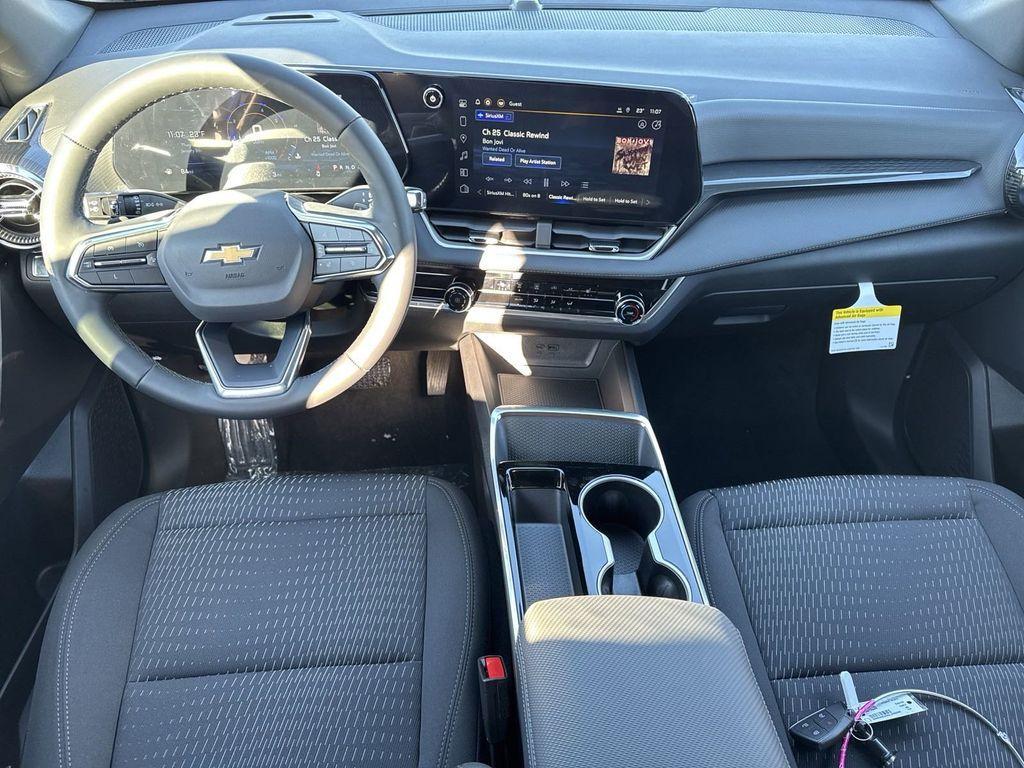 new 2025 Chevrolet Equinox car, priced at $30,363