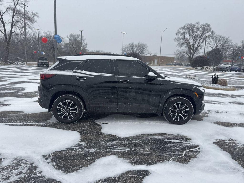 used 2025 Chevrolet TrailBlazer car, priced at $29,800