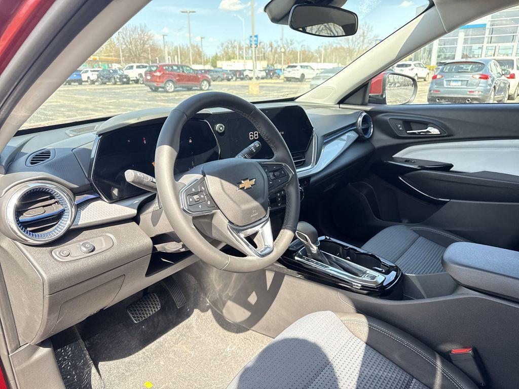 new 2025 Chevrolet Trax car, priced at $23,718