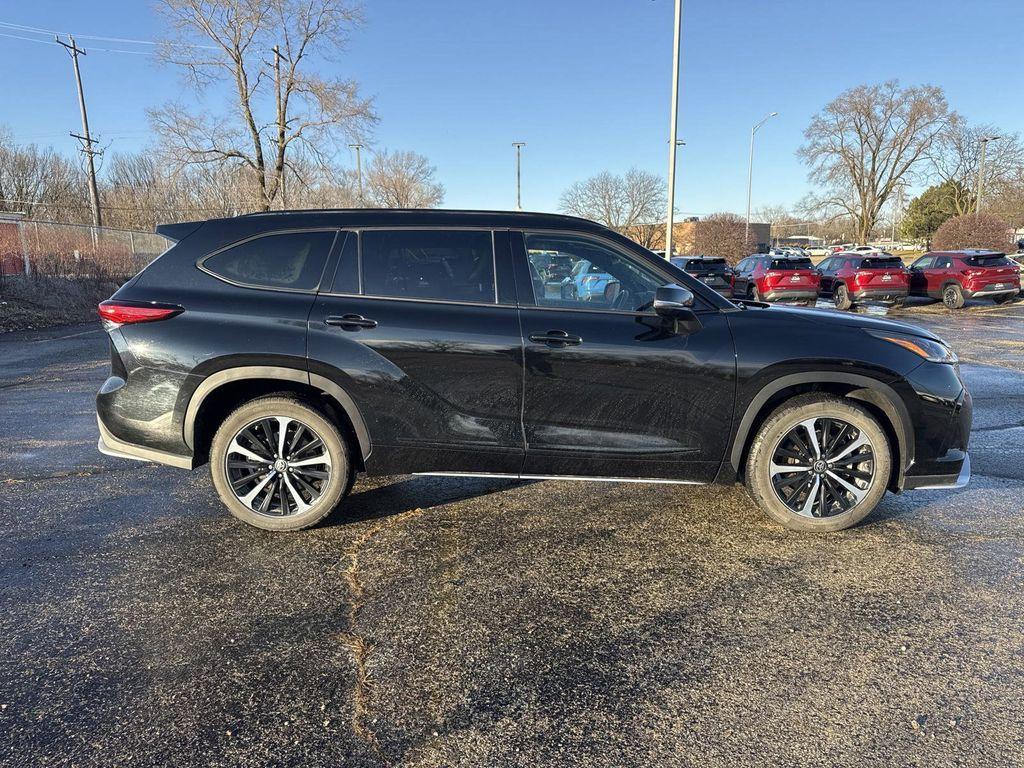 used 2021 Toyota Highlander car, priced at $32,290