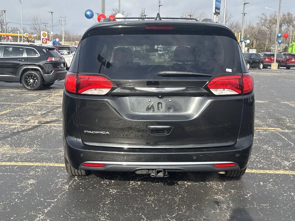 used 2018 Chrysler Pacifica car, priced at $18,264