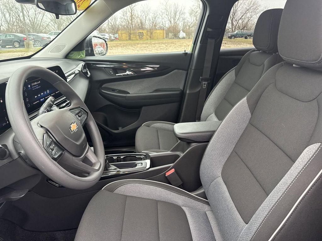 new 2025 Chevrolet TrailBlazer car, priced at $24,893