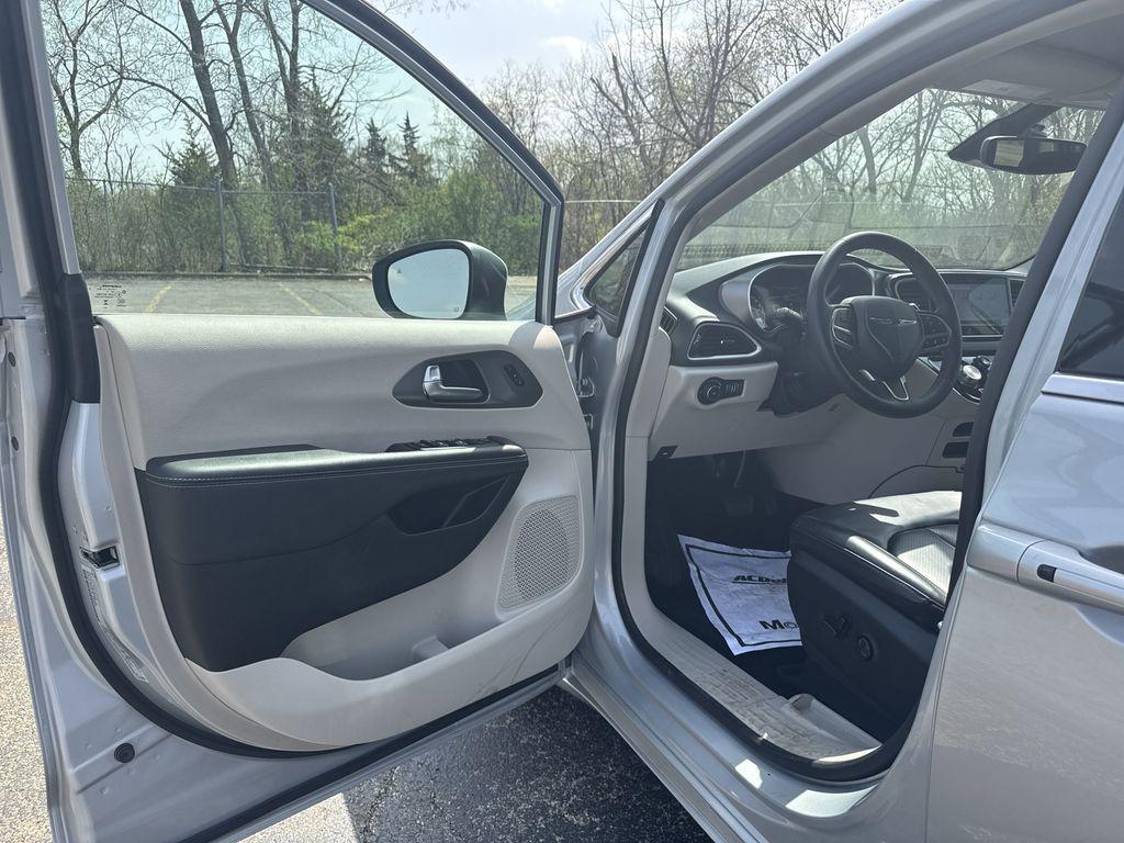 used 2023 Chrysler Pacifica car, priced at $22,867