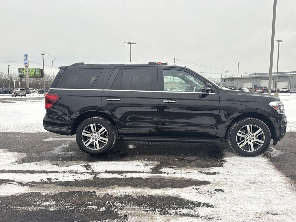 used 2024 Ford Expedition car, priced at $53,147