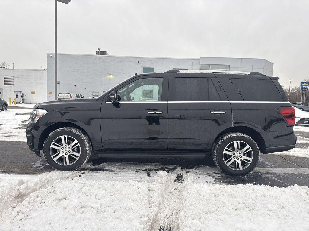 used 2024 Ford Expedition car, priced at $53,147