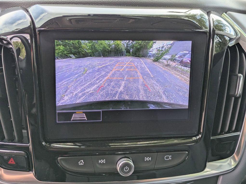 used 2021 Chevrolet Traverse car, priced at $33,313