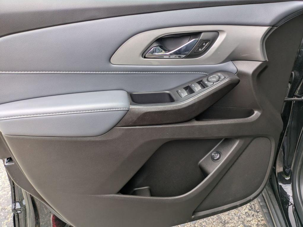 used 2021 Chevrolet Traverse car, priced at $33,313
