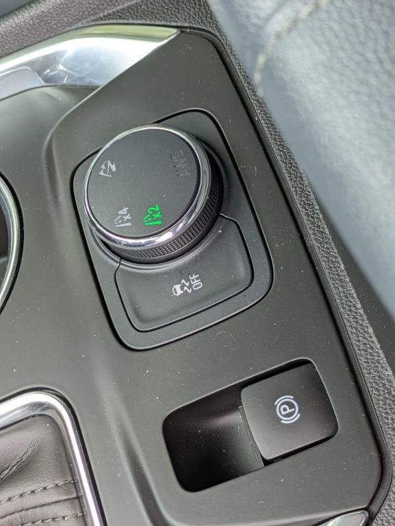 used 2021 Chevrolet Traverse car, priced at $33,313