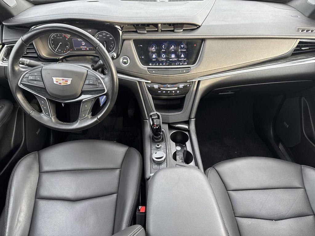 used 2022 Cadillac XT5 car, priced at $34,343