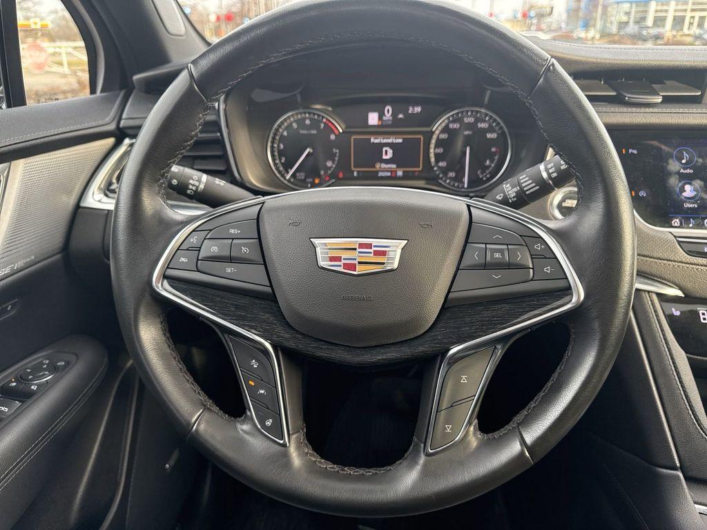 used 2022 Cadillac XT5 car, priced at $34,343