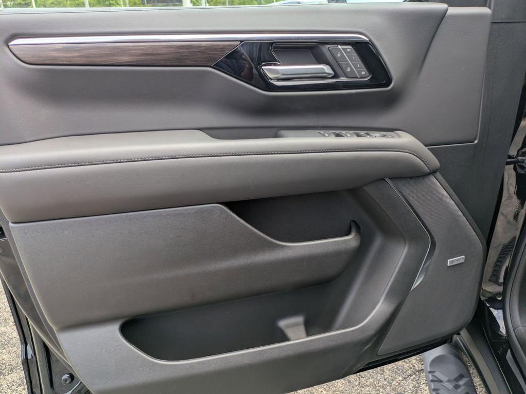 new 2025 Chevrolet Tahoe car, priced at $76,578