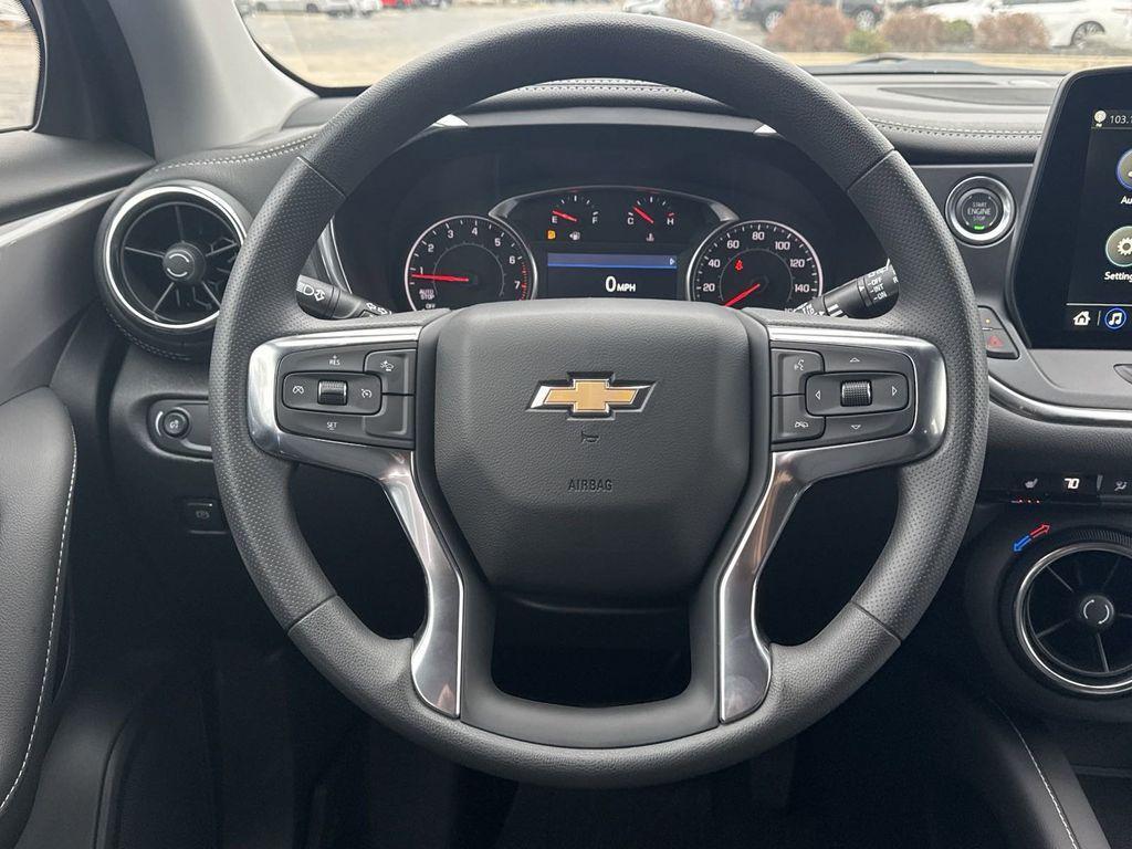 new 2025 Chevrolet Blazer car, priced at $33,223