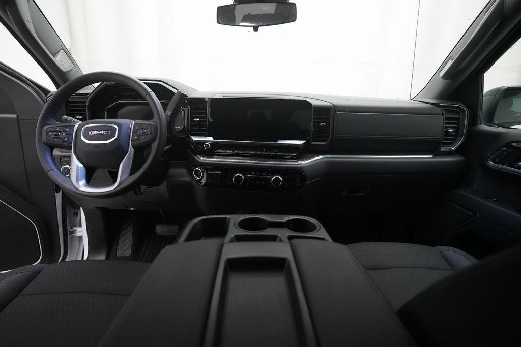 used 2025 GMC Sierra 1500 car, priced at $43,284