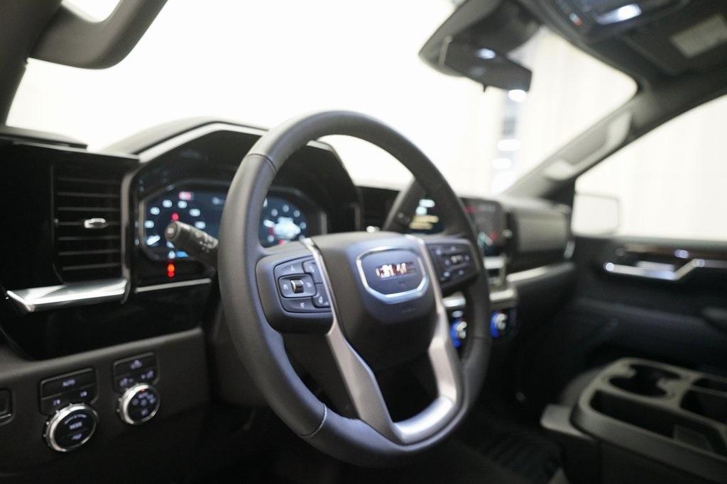 used 2025 GMC Sierra 1500 car, priced at $43,284