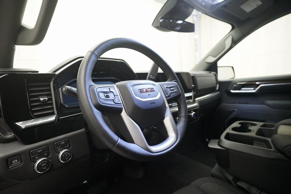 used 2025 GMC Sierra 1500 car, priced at $40,723