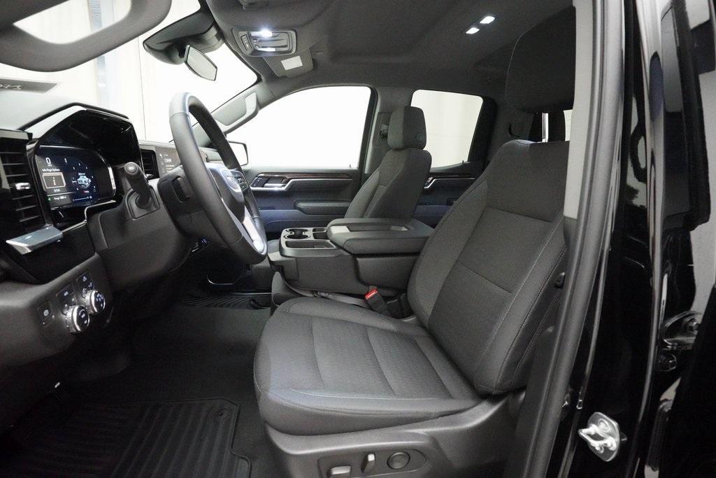 used 2025 GMC Sierra 1500 car, priced at $44,026