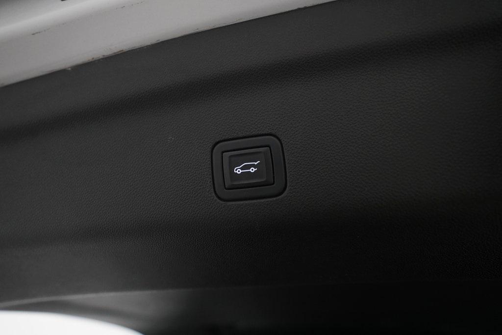 used 2022 GMC Yukon car, priced at $55,054