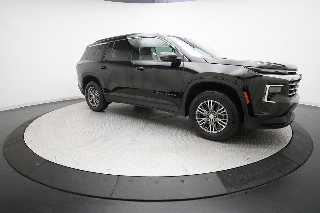 used 2025 Chevrolet Traverse car, priced at $41,044