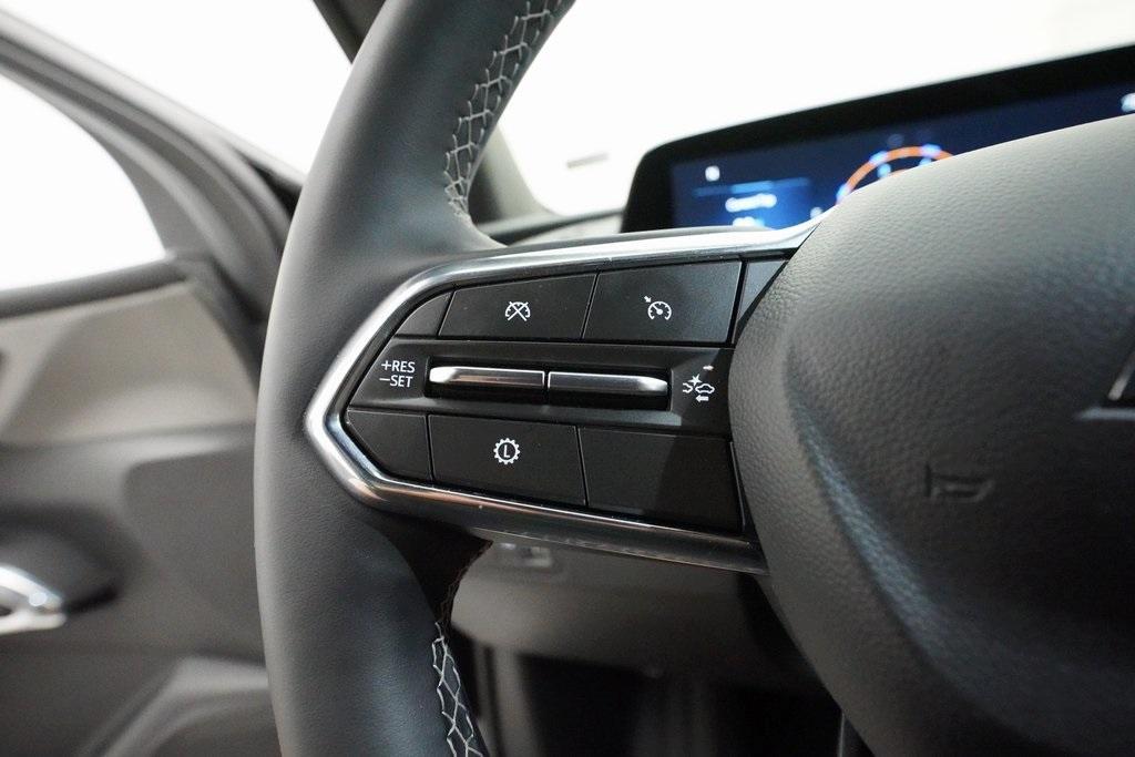 used 2025 Chevrolet Traverse car, priced at $41,044