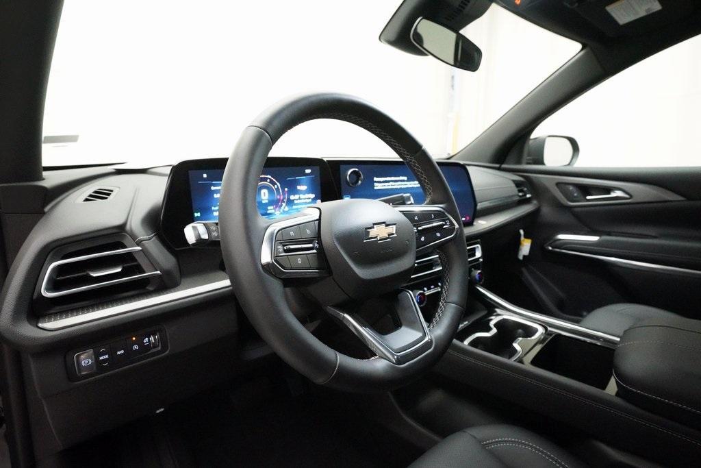 used 2025 Chevrolet Traverse car, priced at $41,044